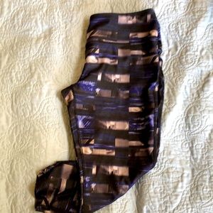 MPG Capris size Large